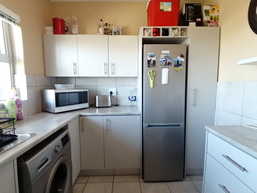 To Let 2 Bedroom Property for Rent in Table View Western Cape